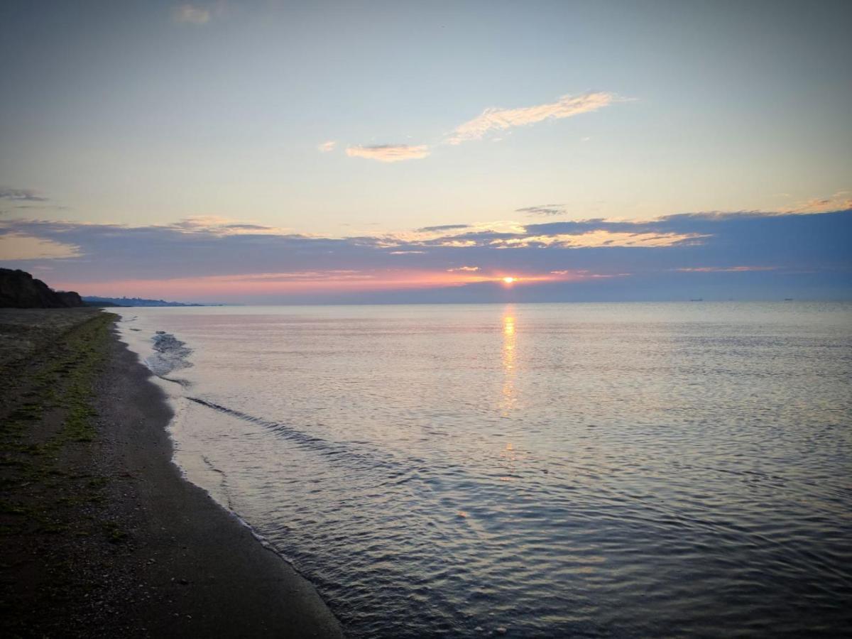 Гостевой дом Домик у моря Санжейка Экстерьер фото